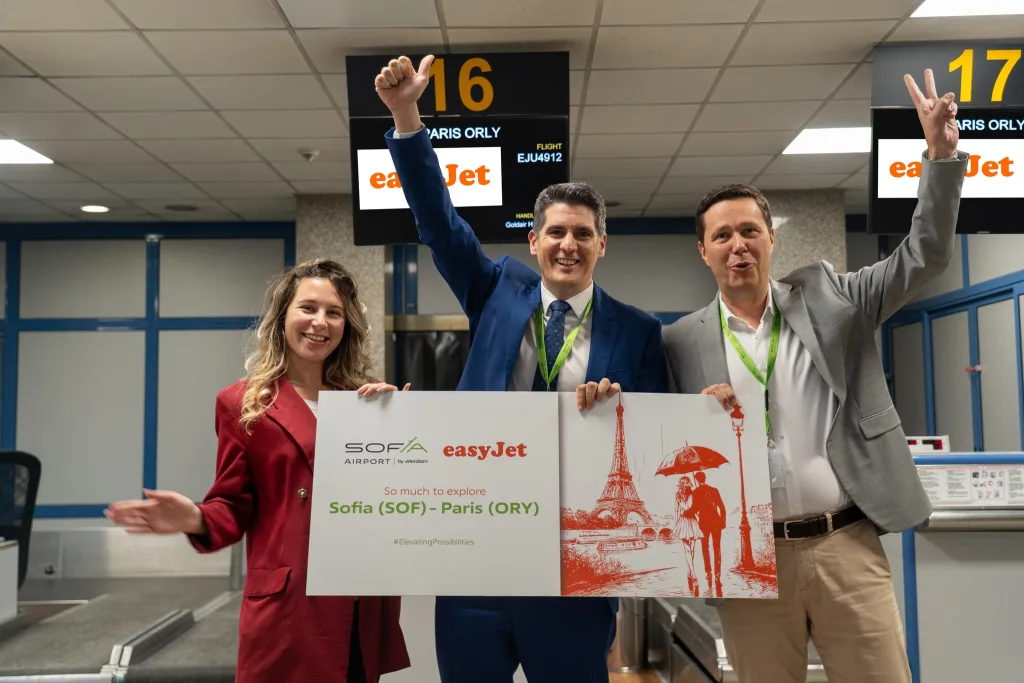 easyJet София Париж