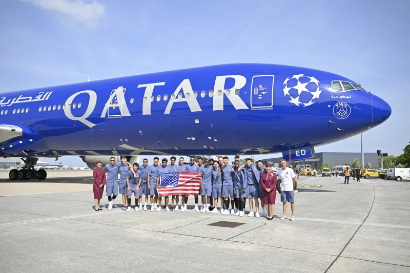 Qatar Airways Пари Сен Жермен UEFA самолет