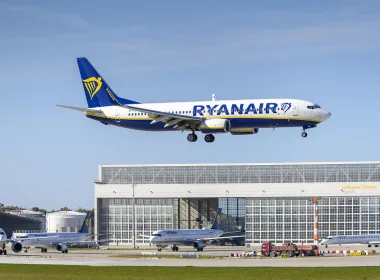 Райънеър силно търсене Ryanair по-големи размери за безплатен ръчен багаж