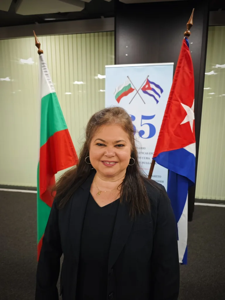 България Куба 65 години