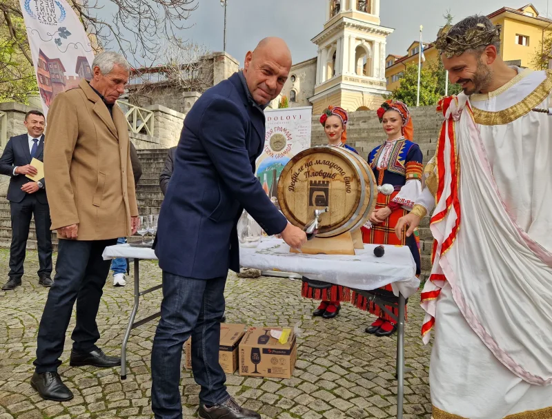 дефиле на младото вино