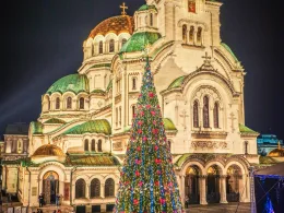 Запалиха светлините на Коледната елха в София